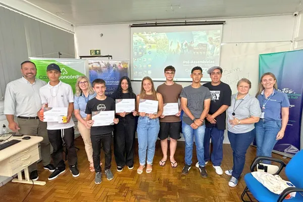 Coopermil celebra formatura de Jovens Aprendizes da Área Comercial 