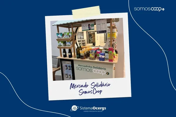 Estande do Mercado Solidário SomosCoop no Sistema Ocergs reúne produtos de cooperativas gaúchas, como arroz, farinha, leite condensado, suco de uva, entre outros.