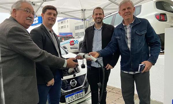 Certel inaugura primeira estação de recarga veicular em Lajeado