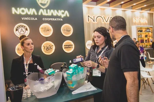 Em meio à retomada, cooperativas gaúchas participam da ExpoAgas 2024