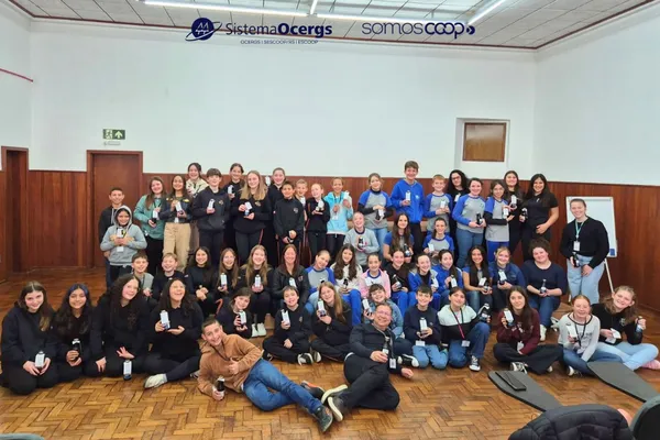 Intercooperação conecta jovens ao cooperativismo na prática