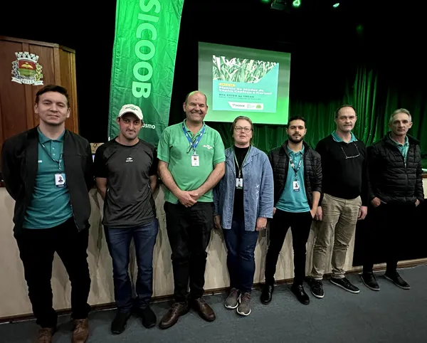 Sicoob doa 100 mil mudas para plantio de pastagens