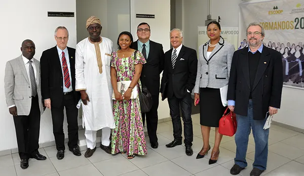 Embaixador da Nigéria no Brasil é recebido pelo cooperativismo gaúcho