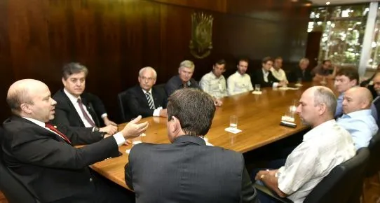 Representante de setores ligados à cadeia produtiva do leite pedem agilidade na aprovação de Lei