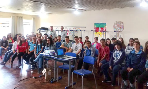 Sicredi Botucaraí RS compartilha Cooperativismo e Educação Financeira