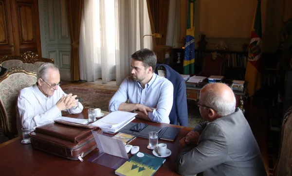 Governo do RS debate projeto de recuperação da Cosulati com a Ocergs