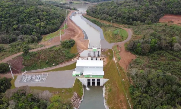 Coops constroem PCH com capacidade de gerar energia para 30 mil famílias