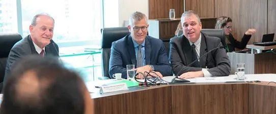 Presidente do Conselho Mundial das Cooperativas de Crédito visita o Sicredi