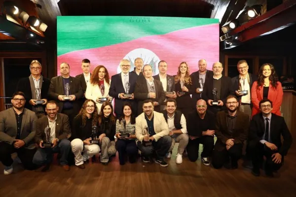 Coopera RS recebe o Troféu Guri na Expointer