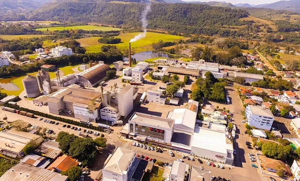 Dália Alimentos completa 73 anos