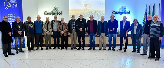 Coagrisol reúne sócios fundadores, dirigentes e colaboradores para homenagem especial