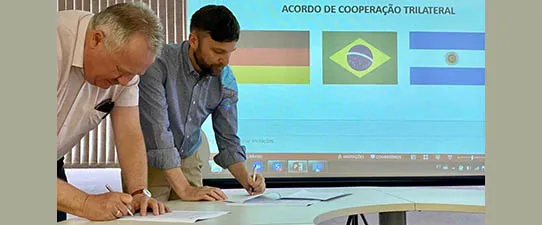Escoop promove atividades de integração com comitiva alemã