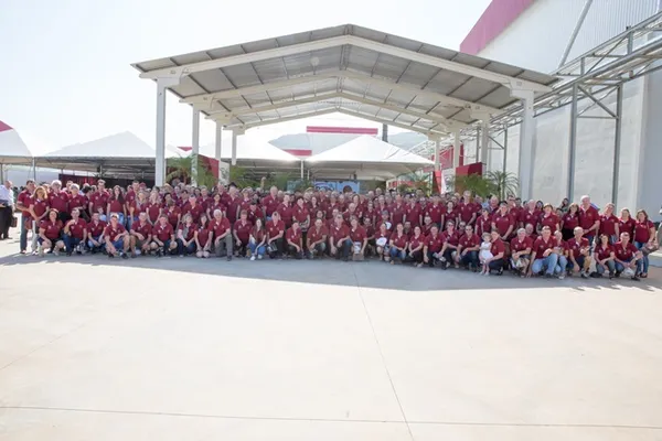 Dália Alimentos inaugura Complexo Avícola com presença da ministra da Agricultura