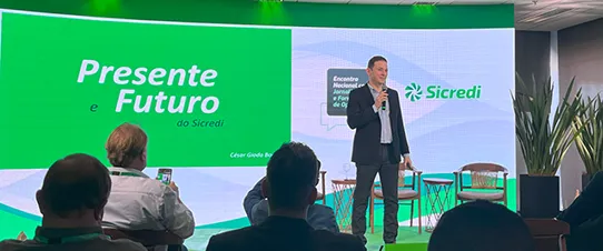 Encontro impulsiona futuro do cooperativismo de crédito com imersão ao passado