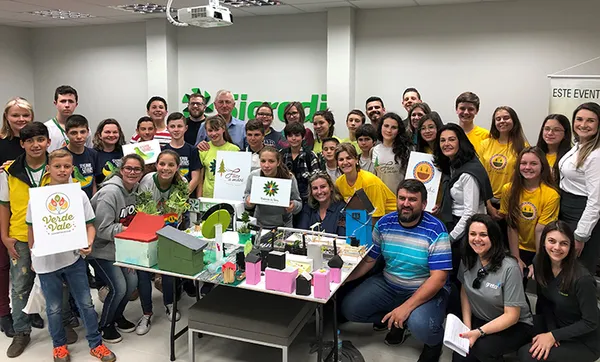 Estudantes criam cidade sustentável a partir da cooperação