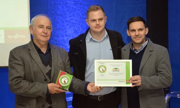 Coopatrigo recebe selo de excelência no tratamento industrial de sementes