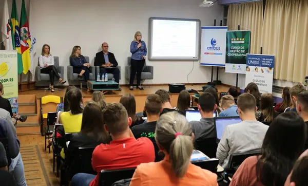 Unijuí fomenta debate sobre cooperativismo, inovação e perspectivas