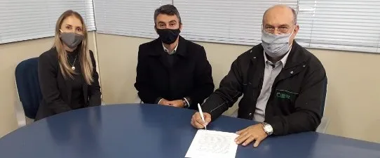 Sicredi Botucaraí RS/MG e Cerfox renovam parceria no Programa A União Faz a Vida