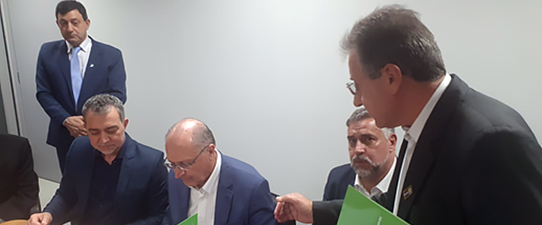 Sistema Ocergs entrega pautas do cooperativismo para o vice-presidente da República