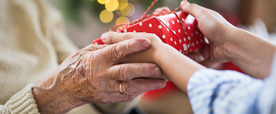 Cootravipa realiza ação de natal no asilo Padre Cacique