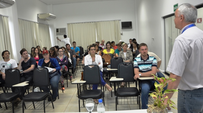 Alunos da UFFS de Chapecó visitam o Mundo Cooperativo Gaúcho na Expodireto