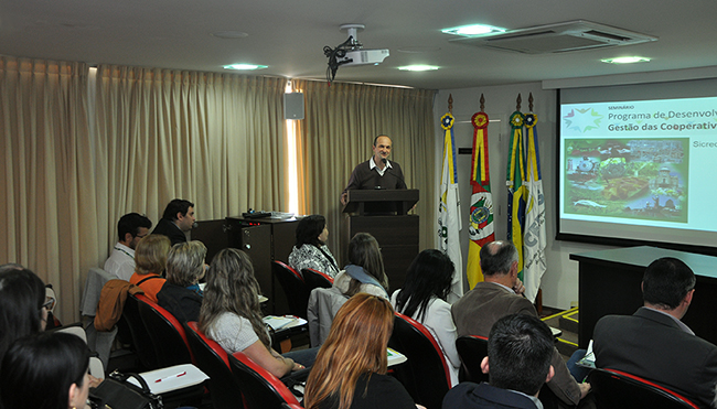 Seminário apresenta metodologia do PDGC para cooperativas gaúchas