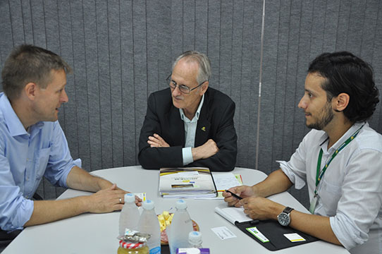 Embaixada da Alemanha visita sede da Ocergs na Expointer