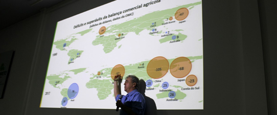 Tecnologias pretendem fazer análises de problemas das lavouras a partir do espaço