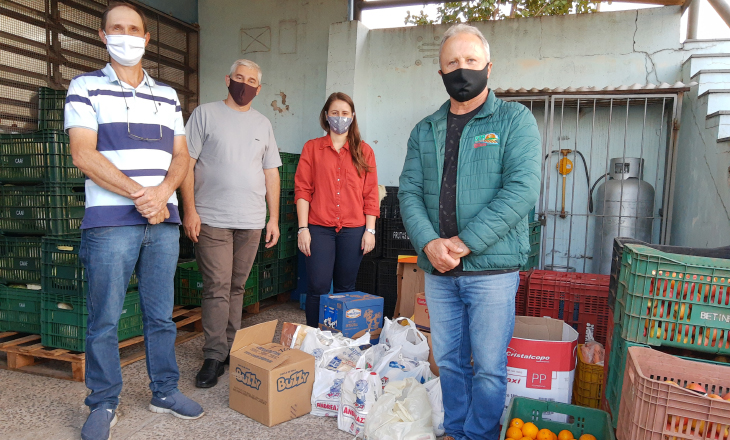 Alimentos da agricultura familiar são entregues a entidades assistenciais de Caxias do Sul   