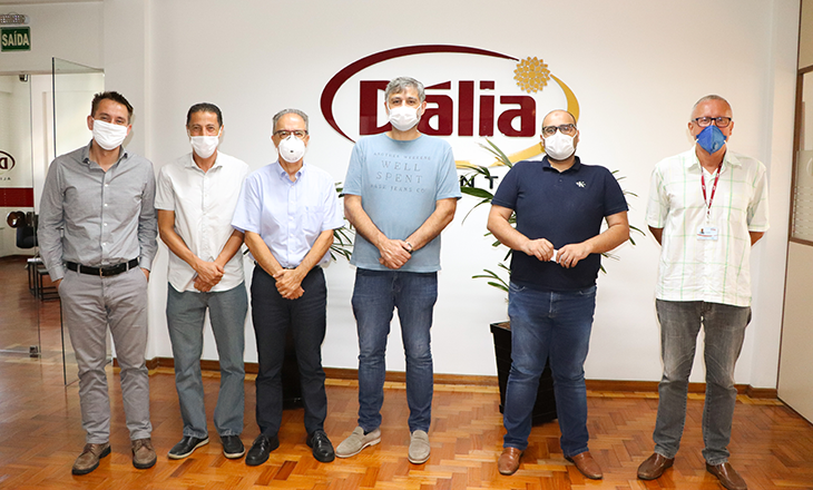 Dália embarca em março primeiro contêiner de frango com Selo Halal