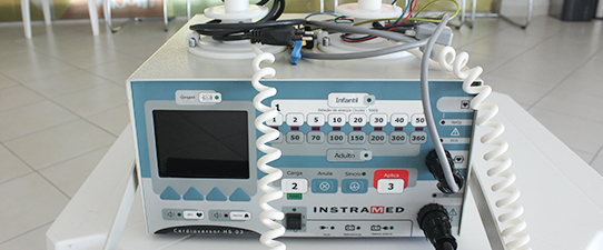 Unimed Pelotas/RS doa aparelho de cardioversão para o Hospital de Herval