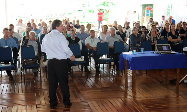 Ademar Schardong palestra na Expofeira