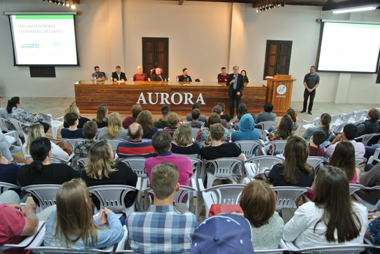 Aprendiz Cooperativo do Campo é lançado na Cooperativa Aurora