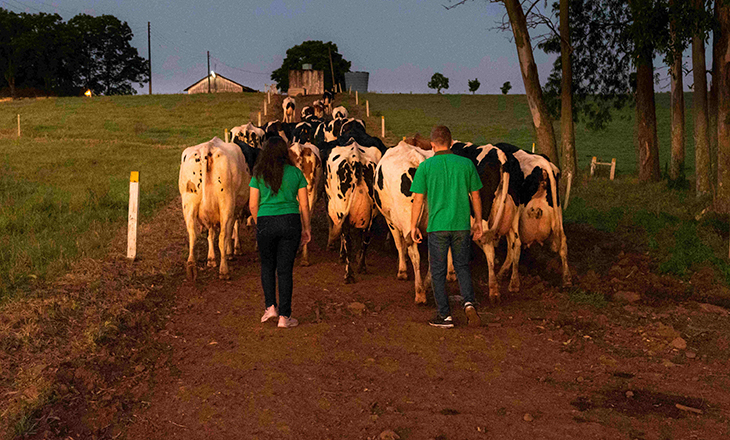 Programa Aprendiz Cooperativo concilia teoria com prática nas propriedades rurais