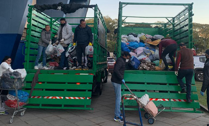 Campanha do Agasalho Iom Mitzah arrecada três caminhões de doações neste domingo