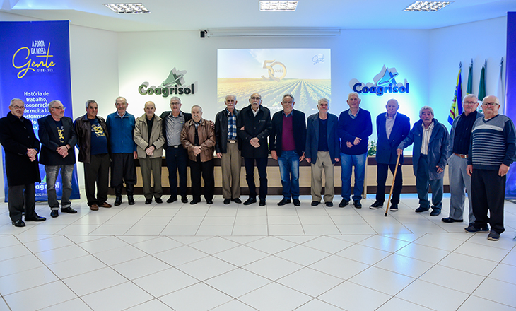 Coagrisol reúne sócios fundadores, dirigentes e colaboradores para homenagem especial