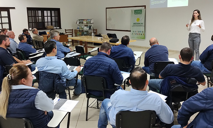 Coopermil realiza curso de qualificação da equipe de gestores