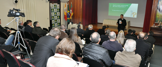 Ocergs reuniu vereadores em Farroupilha para Encontro das Frencoops