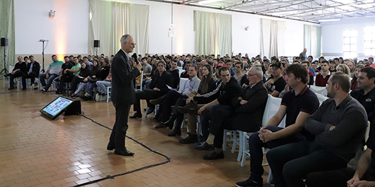 Encontro de Jovens da Santa Clara reúne 300 participantes em Paraí