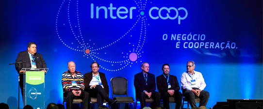 Intercoop discute autogestão nas cooperativas