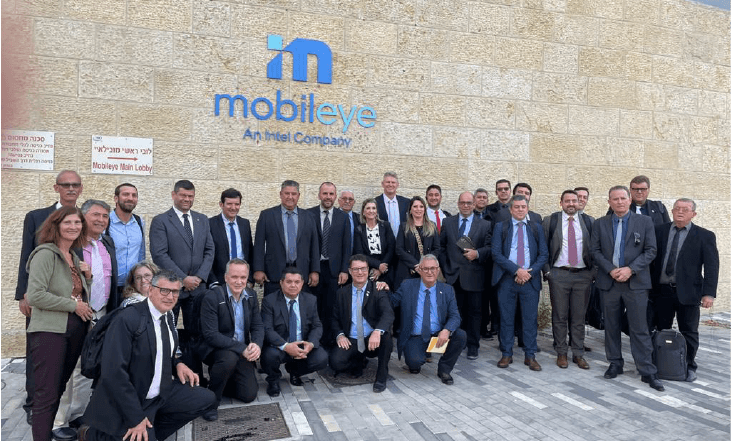 Coops brasileiras visitam Israel para conhecer soluções de mobilidade