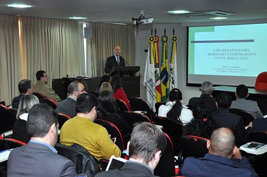 Seminário de Direito Cooperativo debate desafios da Região Sul