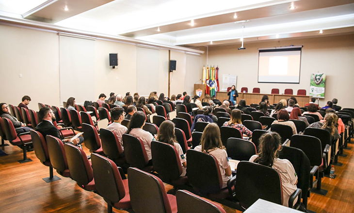 Comunidade escolar debate Lixo Zero em seminário na Unisinos