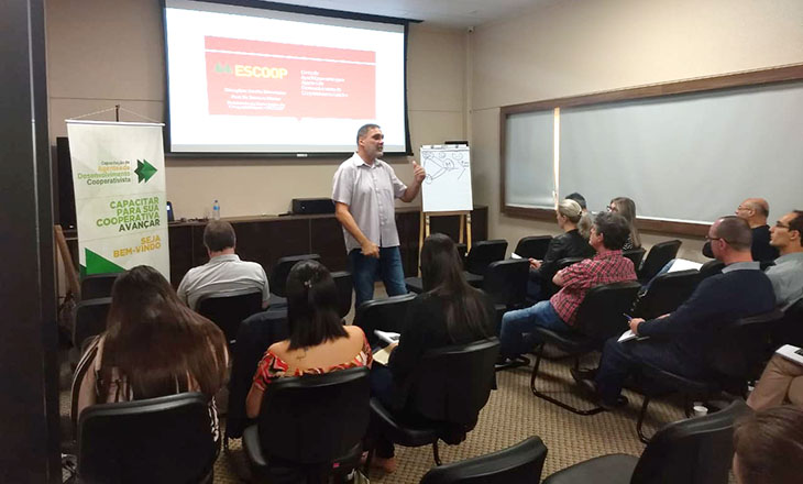 Agentes de Desenvolvimento do Cooperativismo participam de curso em Não-Me-Toque