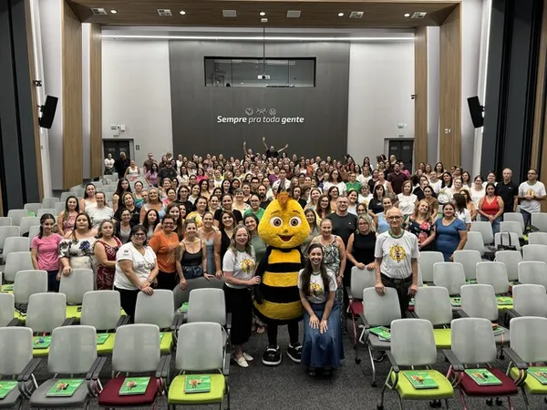 Sicredi das Culturas RS/MG abre ano escolar com cooperação